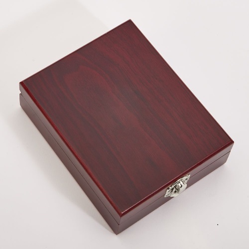 G189 Wine Stopper &Tool Set closedlid- Web